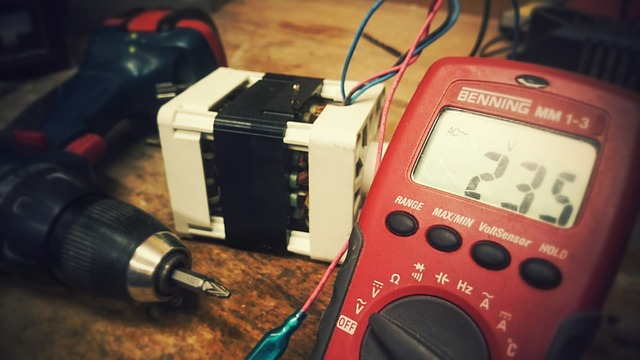Apprendre à tester une batterie à l'aide d'un multimètre